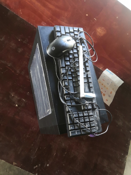 出闲置电脑主机，带键盘鼠标，水星无线网卡