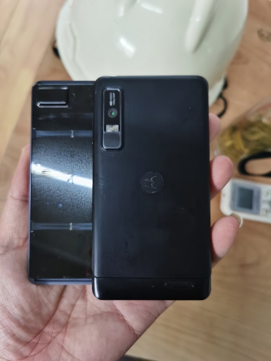 摩托罗拉 里程碑3 成色见图，XT883电...