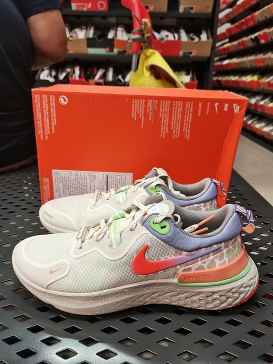 全新正品Nike女子米勒泡棉缓震跑步鞋！