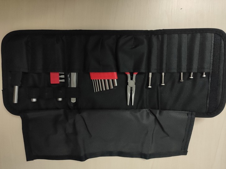 得力工具包多功能卷筒式插袋水电工家电维修帆...