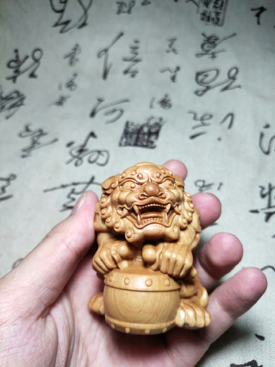 忍痛出个印度老山檀香木料狮子击鼓手把件，尺...