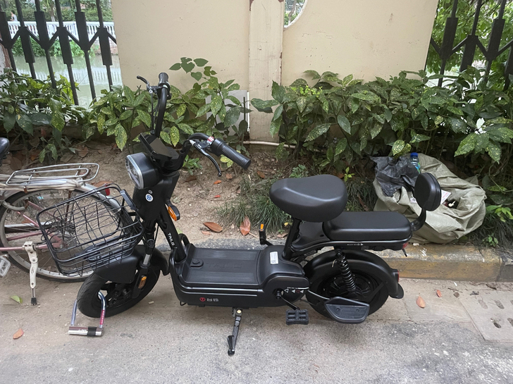 7.14号1700元购得全新台邻电动车，只...