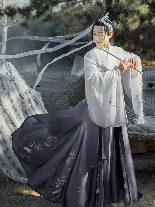 出洛苓家的仙鹤汉服