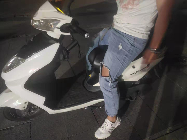 爱玛电动车，8成新，要去外地