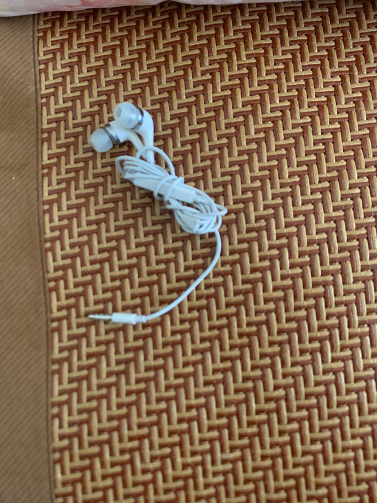 vivo耳机 江浙沪包邮。