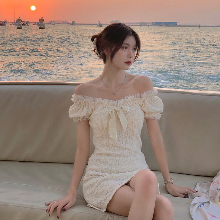 范智乔一字肩连衣裙女夏锁骨法式复古初恋少女...