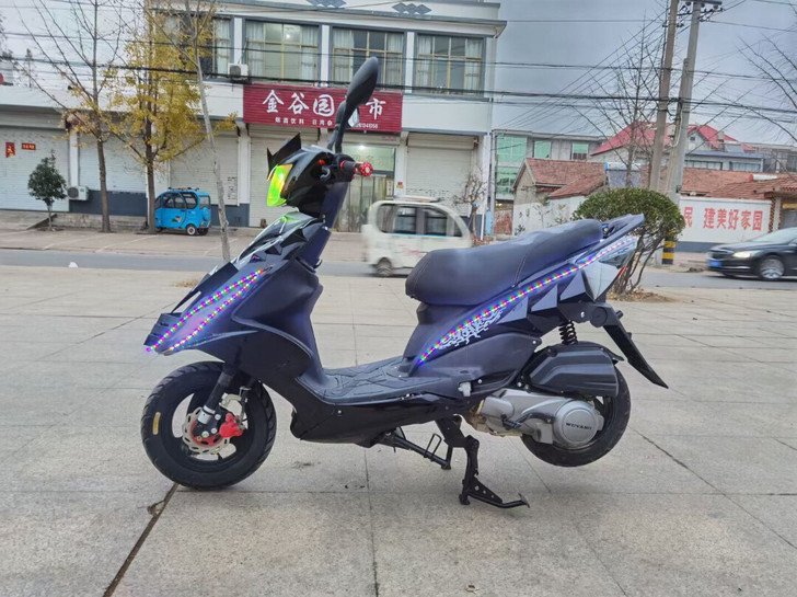 鬼火白幽灵 改装踏板 以前自己骑着上班的 ...