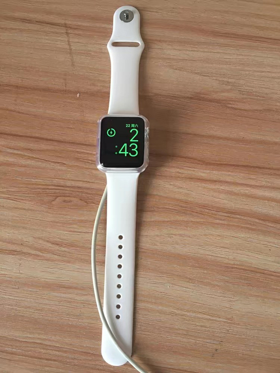 watch1代,低价出,8成新,350