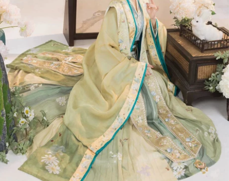 【行香子】褚云令汉服宋制霞帔对交穿日常清新...