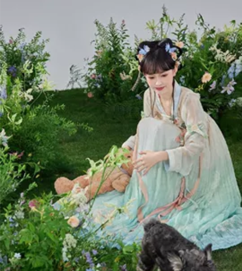 七月夕汉服免费代拍 目前是至臻会员，优惠是...