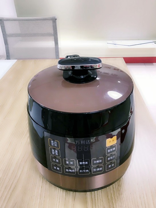 全新万利达牌电压力锅设计新颖，，多功能选
