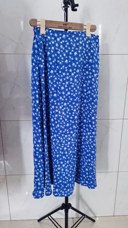 女夏季新款丝滑甜美碎花洋气半身裙伞裙