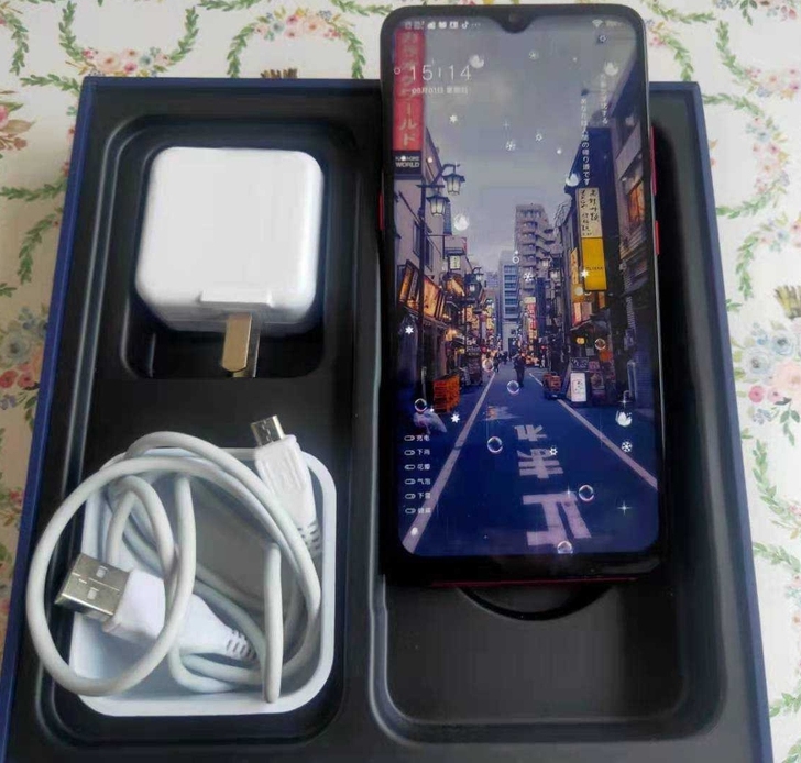 vivox23 紫红色 正品手机 女生自用...