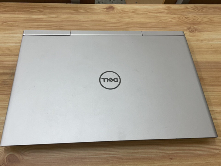 使用过程中没出现过大问题    玩游戏很流...