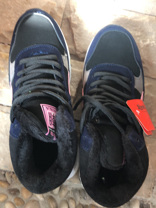 运动鞋，全新，36码，包邮，偏远地区不包邮。