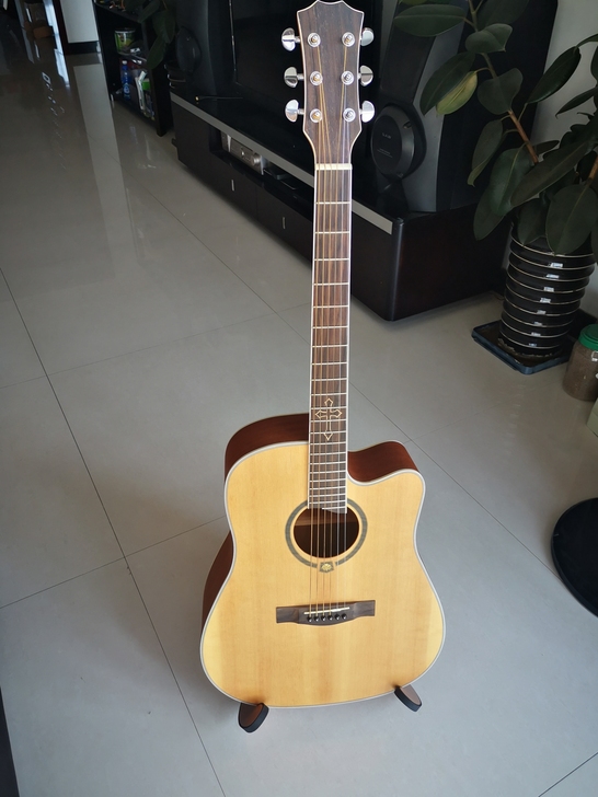 入门面单佳品，成色九五新，云杉面板，沙比利...