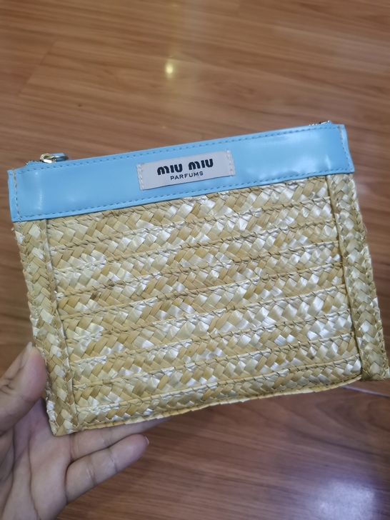 MIUMIU缪缪化妆包 藤编 蓝色