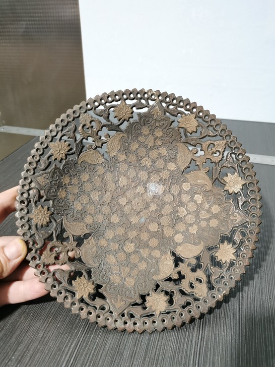 海外回流铜制镂空工艺赏盘,品相大小如图