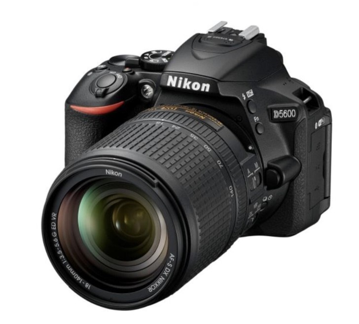 NIKON尼康 D5600连18-140M...