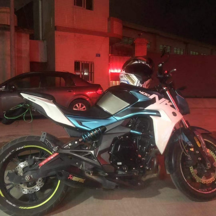 出nk400,16年车17年上牌,万八公里...