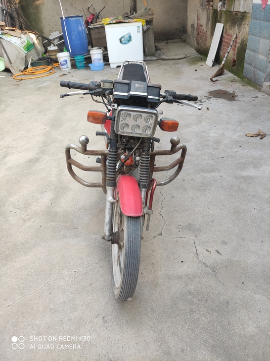 铃木王gs125，自己的车。正常使用中，没...