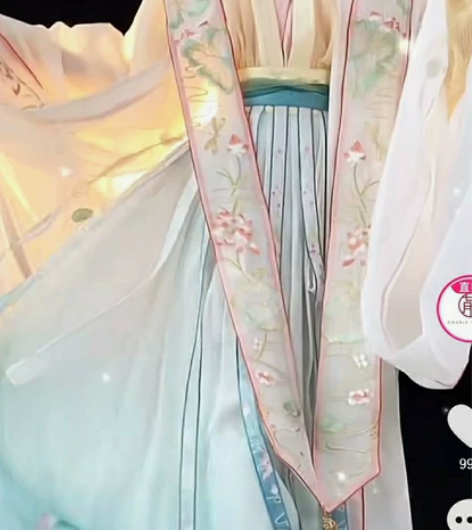 七月夕听菡已绝版了哦 m码四件套没有霞帔，...