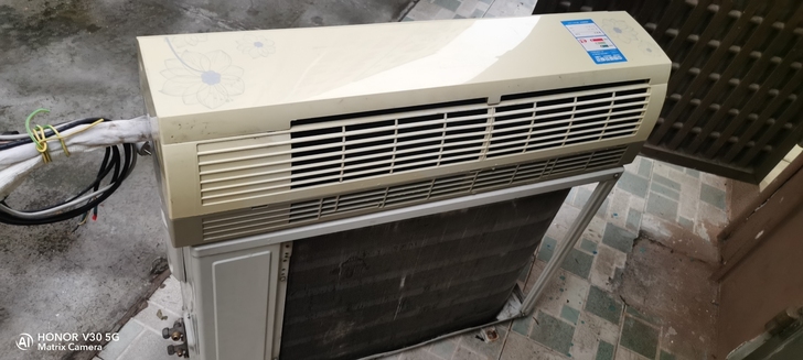 家里更新换机奥克斯空调出售，小一匹单冷，雪...