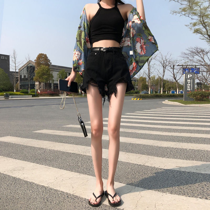全新包邮。牛仔裤码数全。5个色