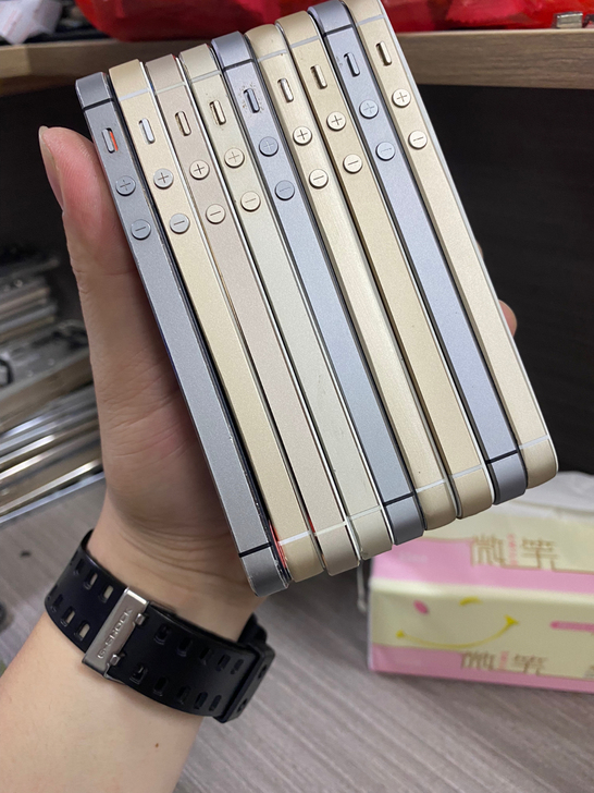苹果5s   16G内存  有指纹解锁