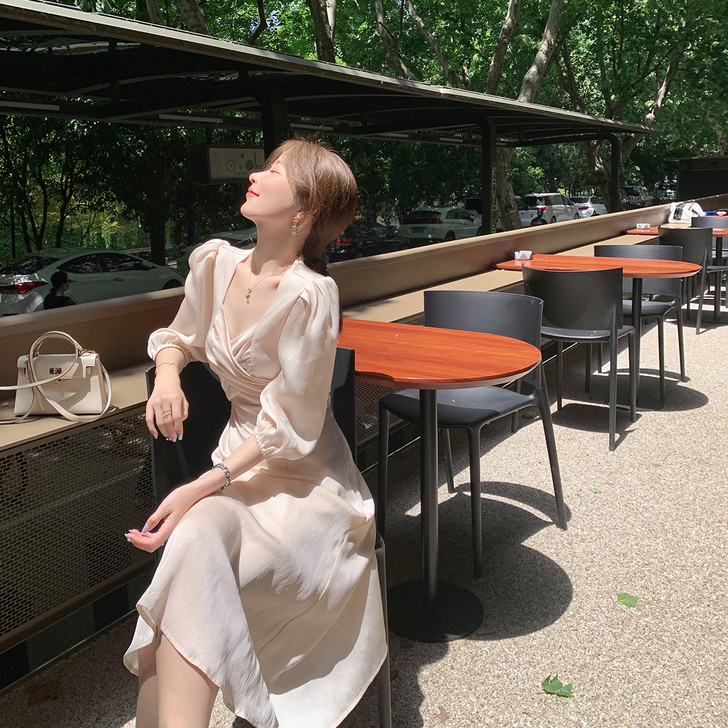 ByYou 高端亮面裸色收腰气质名媛法式泡...