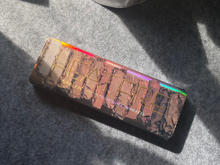 非常上眼的冬日眼影，粉橘棕色调，闪粉和哑光...