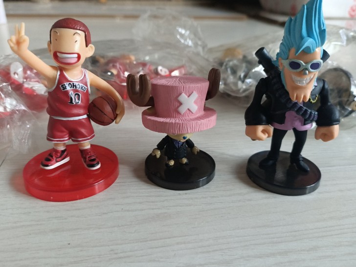 纪念款人偶玩偶公仔，大概7_8厘米，15元...