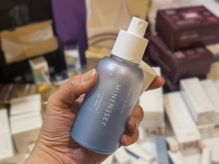 小红书超多达人点赞的蔓索精华喷雾!