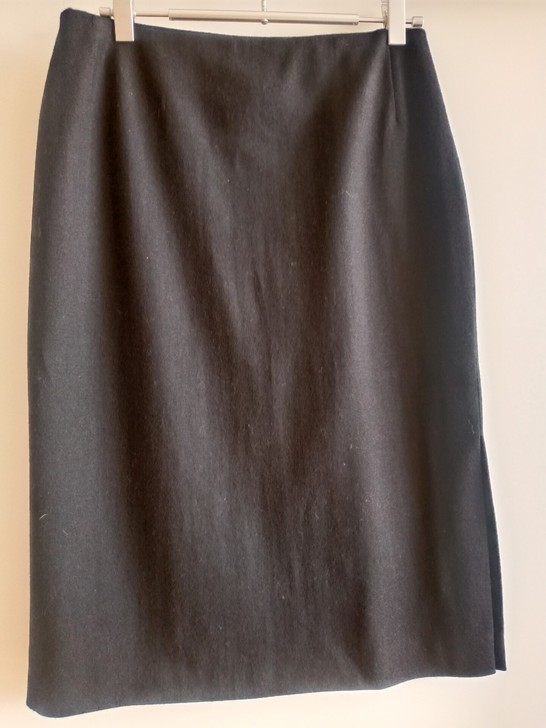 Ferrogamo菲拉格慕铅笔裙  产地意...