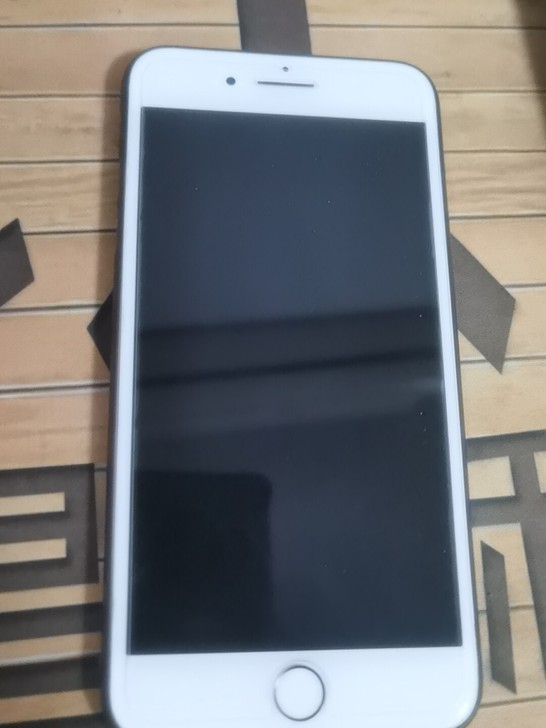 8p游戏机256g  有需要私聊，有隐藏i...