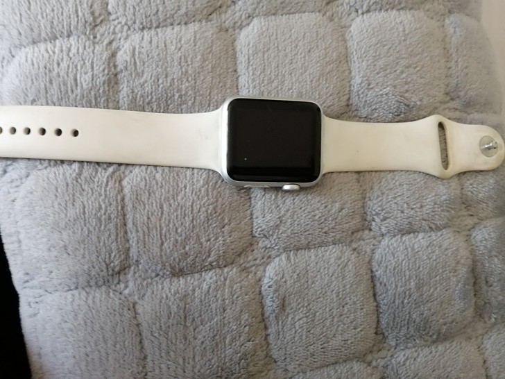 watch1(无充电器)，闲置了，一口价拿走