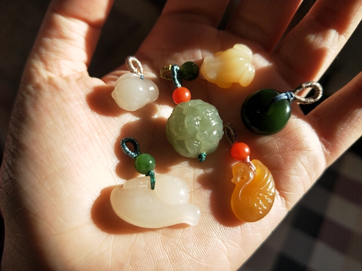 和田玉小挂件小提溜小配饰藕粉且末糖湖水绿碧...