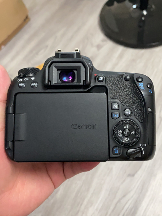佳能77d单机身 成色看图