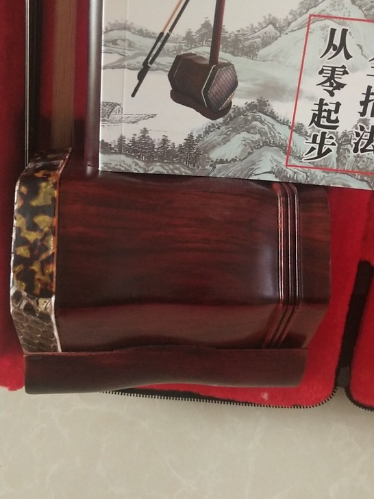 闲置全新非洲檀木二胡，琴皮采用蟒蛇背皮。实...