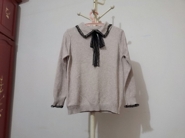 温柔浅咖淑女学院风黑色蕾丝系带翻领显瘦针织衫