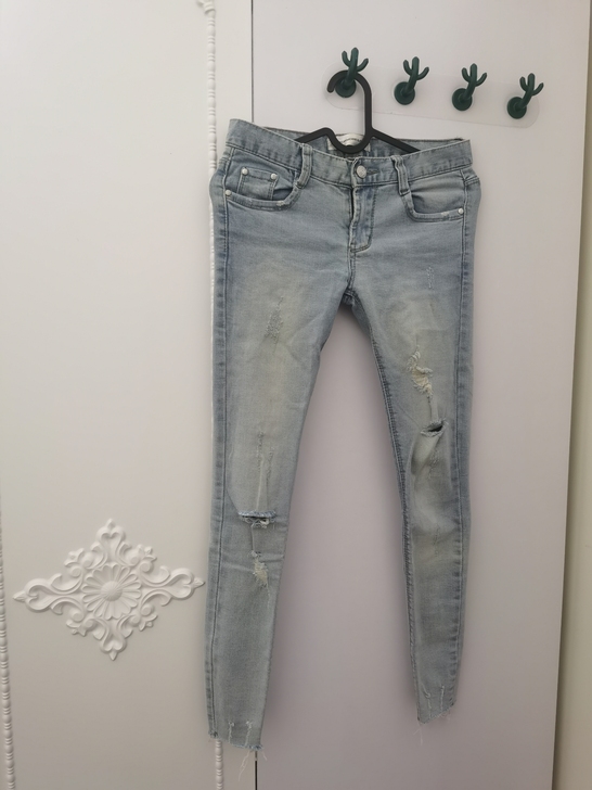 韩国女团26码做旧破洞修身小脚牛仔裤，穿过...