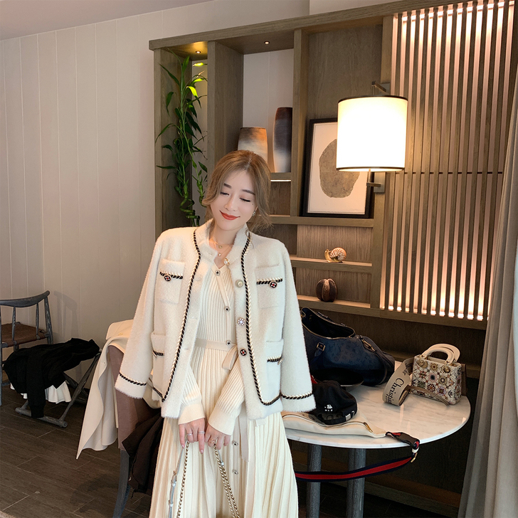 ByYou 冬季小香风金貂绒加厚短外套女2...