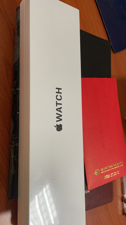 公司半年抽奖中的手表 有人要入手的吗 全新...