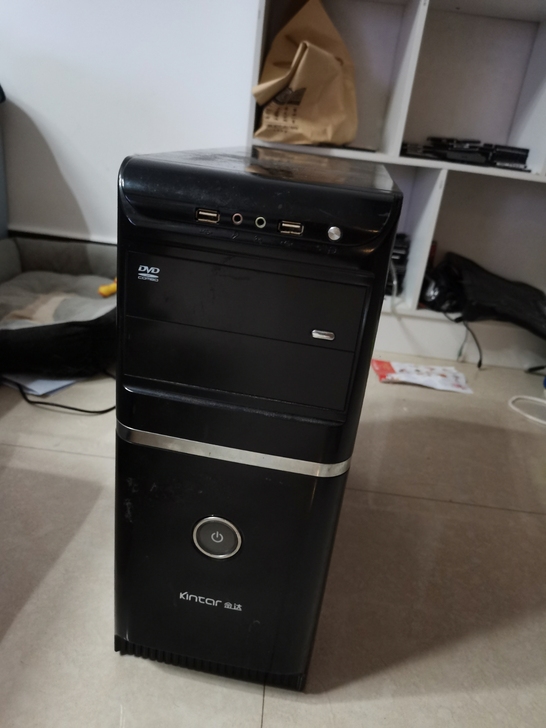 电脑 主机，酷睿i3 4G内存 独立显卡