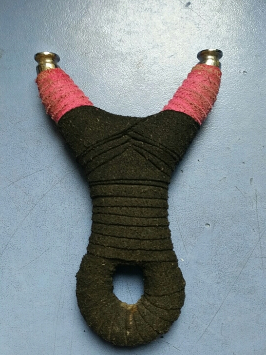 弹弓,25块钱,不包邮,拿东西交换也可以。