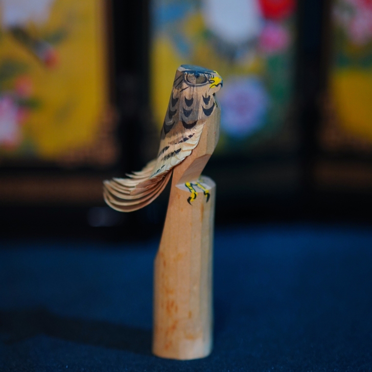 日本纯手工木雕老鹰 海外工艺品木雕 手绘老...