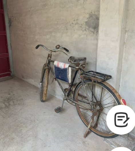 老人的自行车现在骑不了。 感兴趣的话点“我...