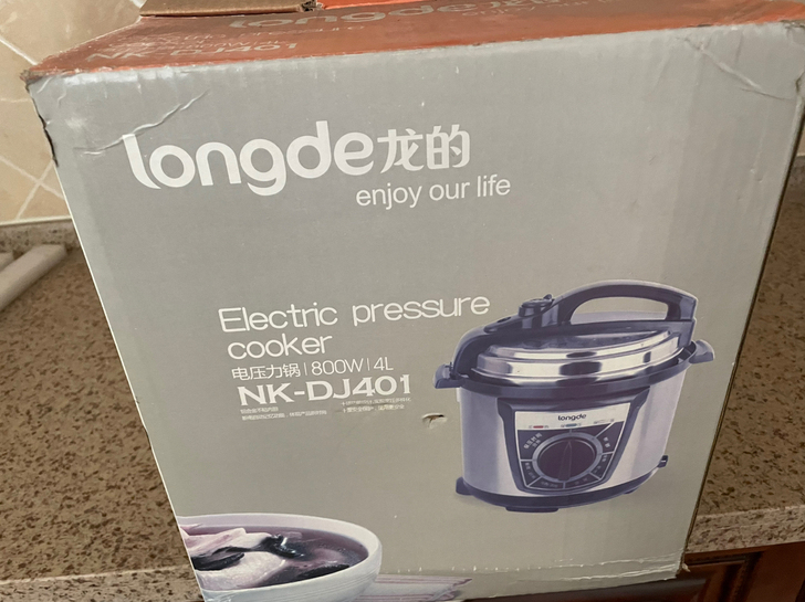 龙的 电压力锅 800w 4L 全新未使用...