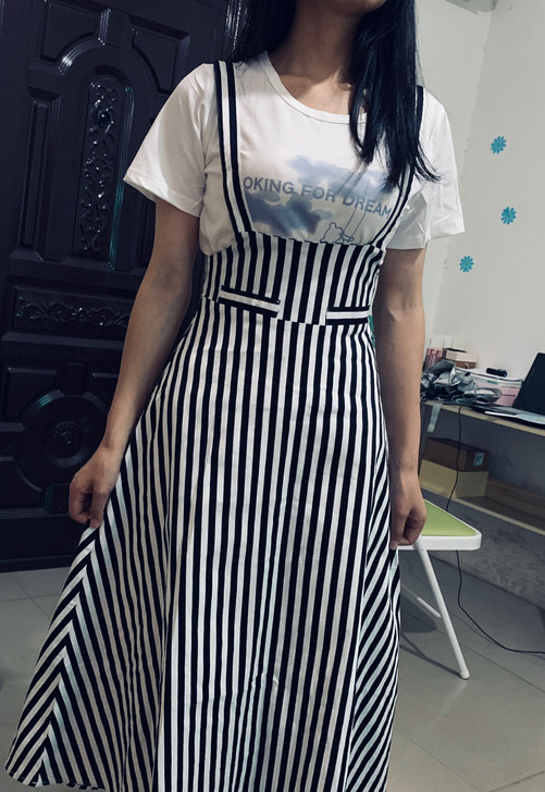 条纹背带裙，M码，穿上超级好看，也是百搭款...