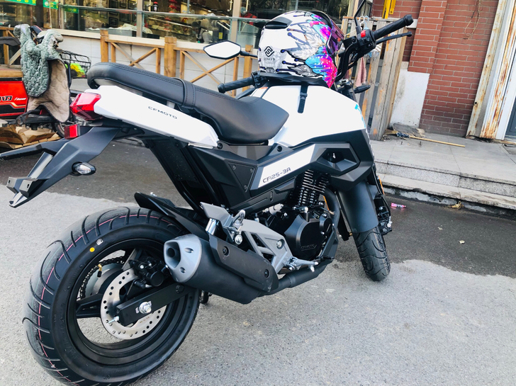 春风狒狒st 今年2月底上牌 才5个月的新车